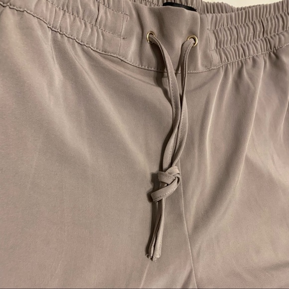 Dynamite Taupe Shorts - Picture 2 of 4